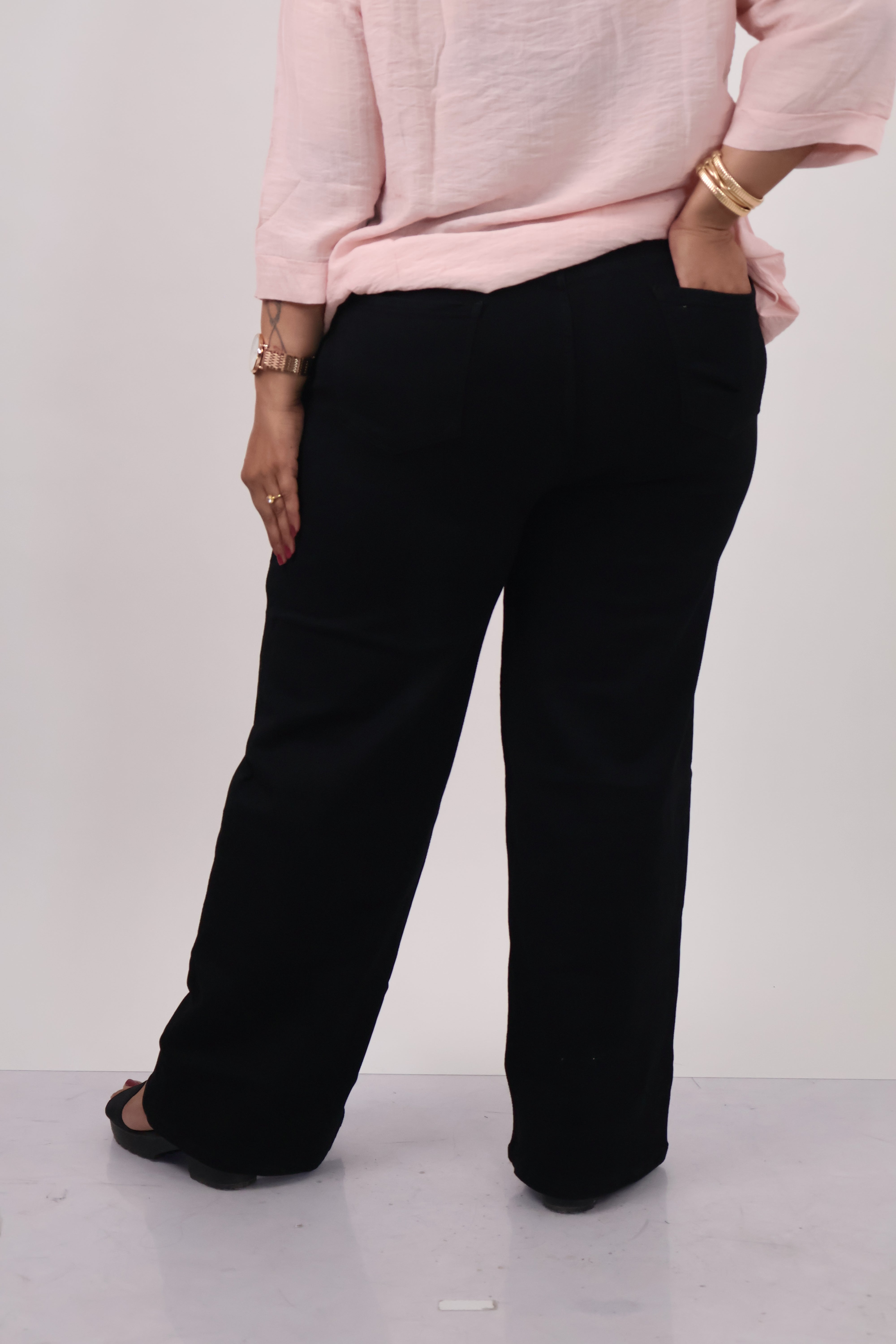 Classic Straight-Fit Stretch Pants
