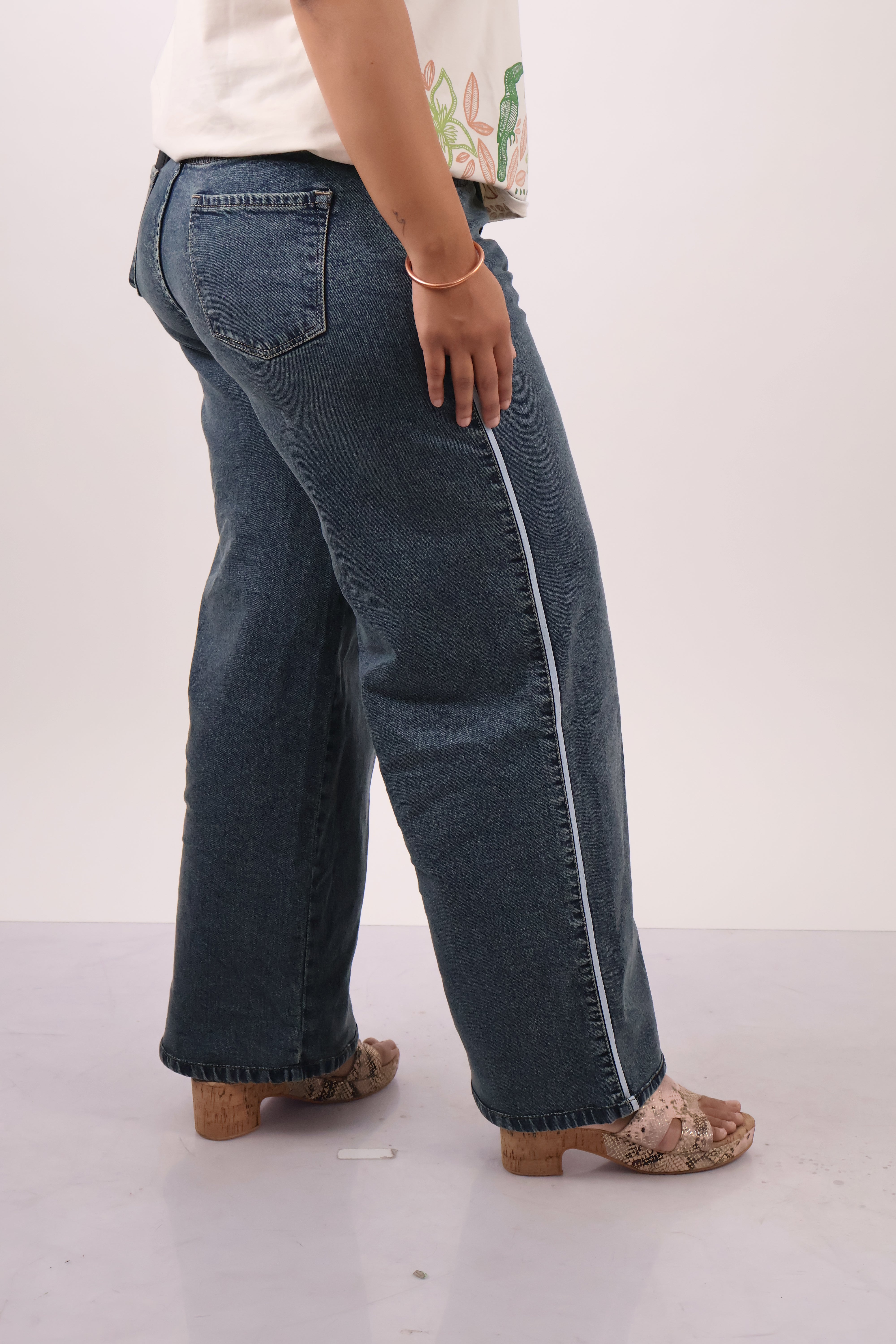 Wide-Leg Jeans With Side Rib